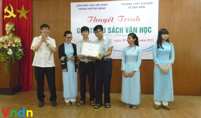 Tổ chức thuyết trình sách văn học (30/03/2015)